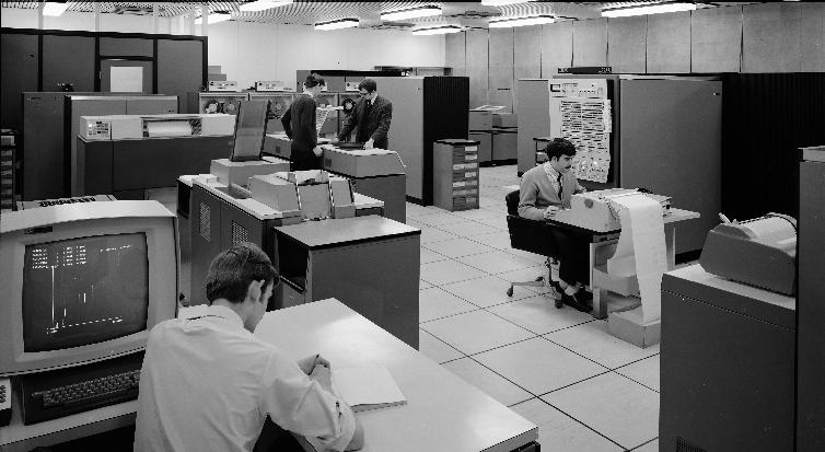 computer hall with IBM 360/65